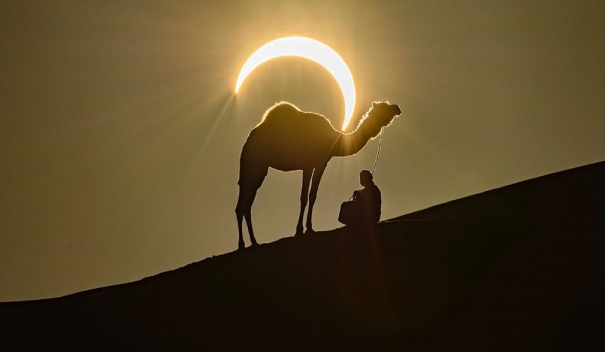 ФОТО: &quot;Нар хиртэх үзэгдэл&quot;-ийг Арабууд дурандаа буулгажээ