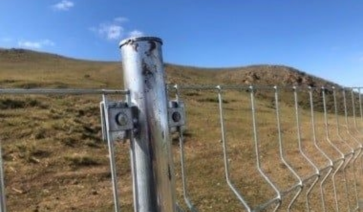 Түргэний гол дагуу 1,100 метр урт цахилгаан дамжуулах агаарын шугам татжээ