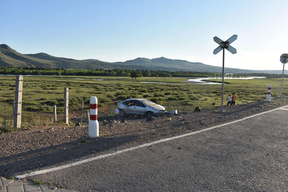 Prius-20 маркийн автомашин онхолдож нэг иргэн амиа алдлаа