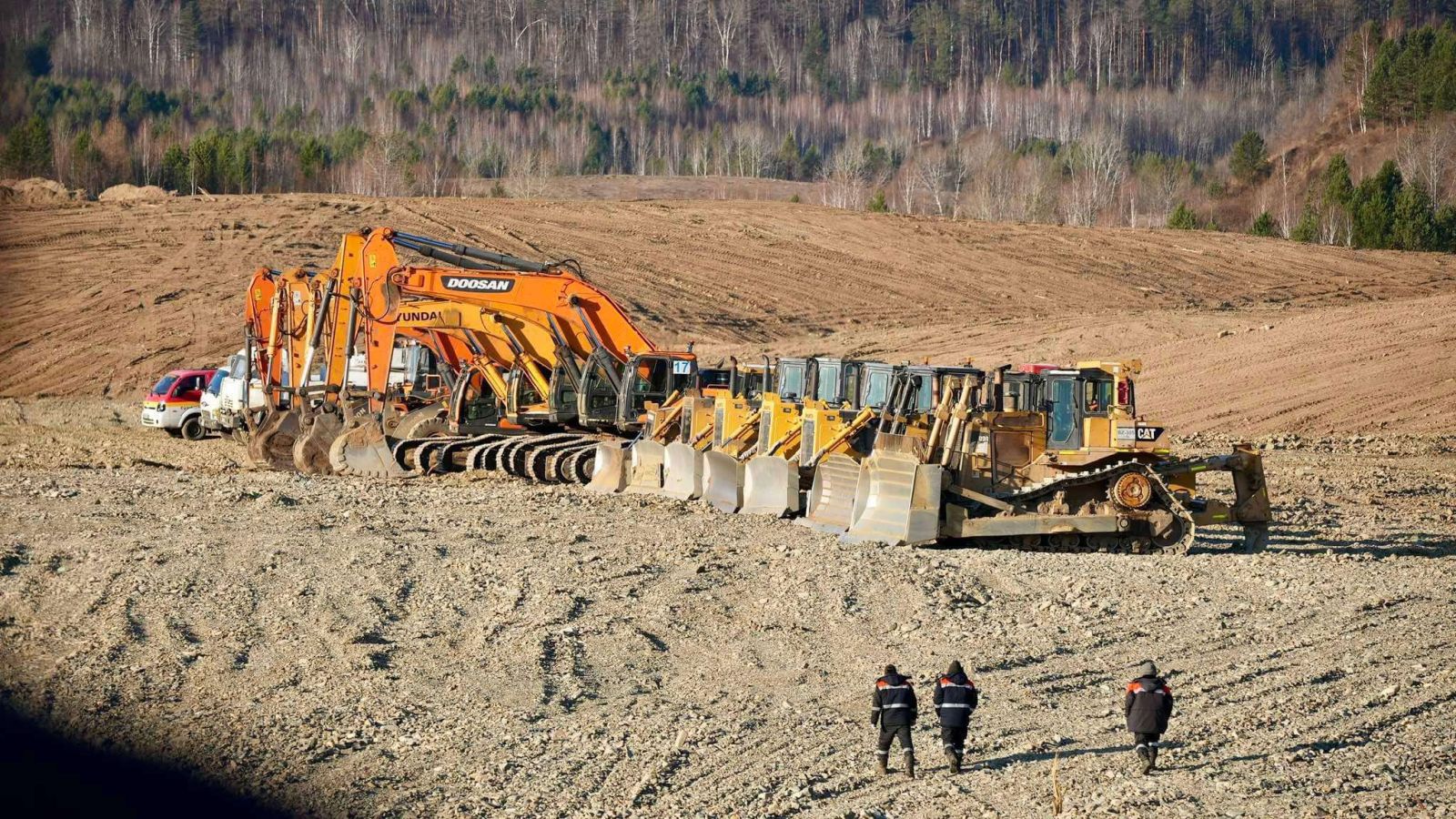 Уул уурхайн олборлолтын улмаас эвдэрсэн 10 мянган га талбайг нөхөн сэргээжээ