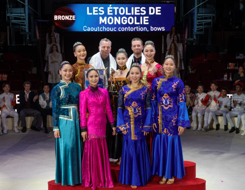 Монголын циркчид Будапештийн олон улсын наадмаас гранпри хүртлээ