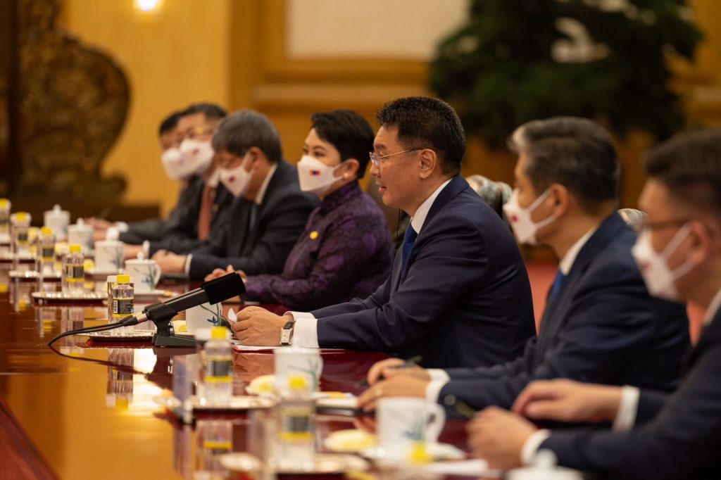 Монгол Улсын Ерөнхийлөгч У.Хүрэлсүх, БНХАУ-ын дарга Ши Жиньпин нар албан ёсны хэлэлцээ хийв