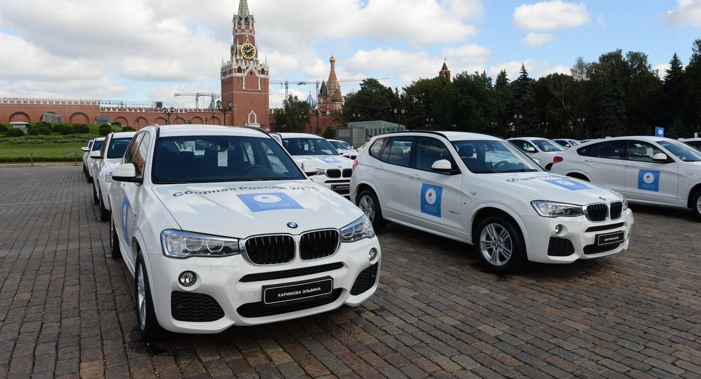 Д.Медведев олимпоос медаль авсан бүх тамирчиндаа “BMW” автомашин бэлэглэлээ