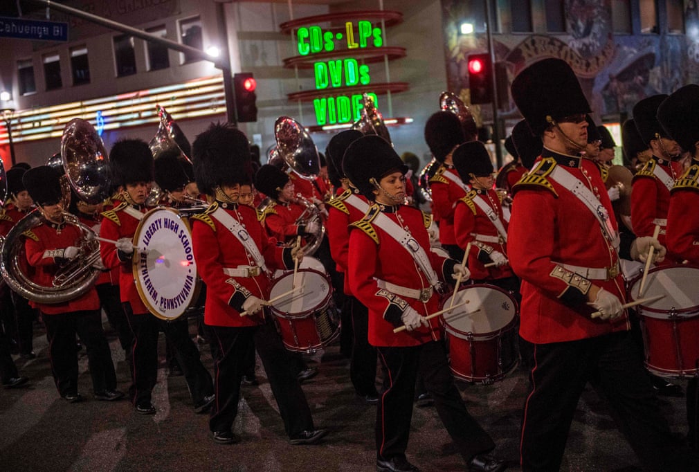 ФОТО: Холливудад “Зул сар”-ын баярын парад боллоо