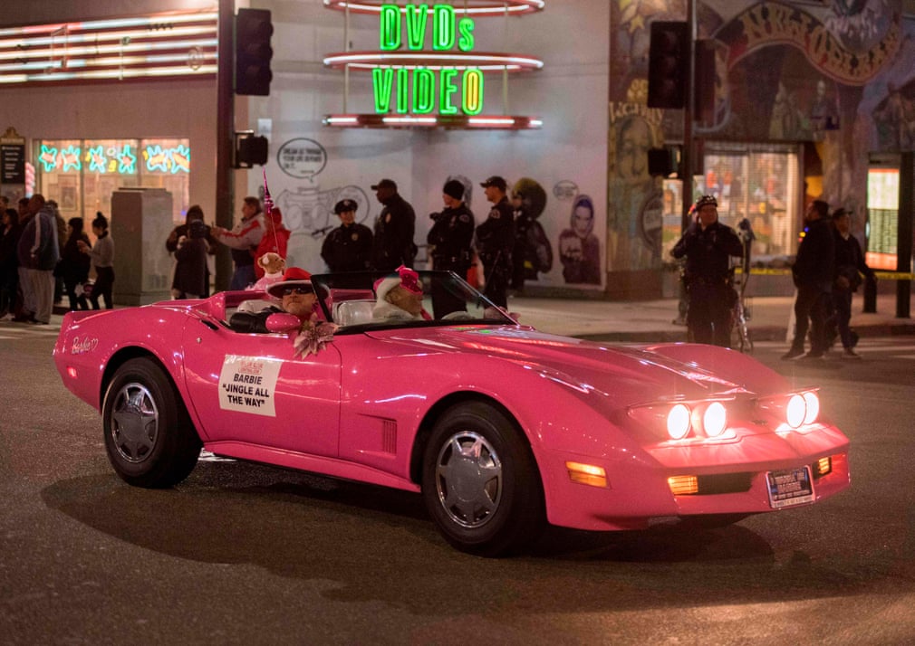 ФОТО: Холливудад “Зул сар”-ын баярын парад боллоо