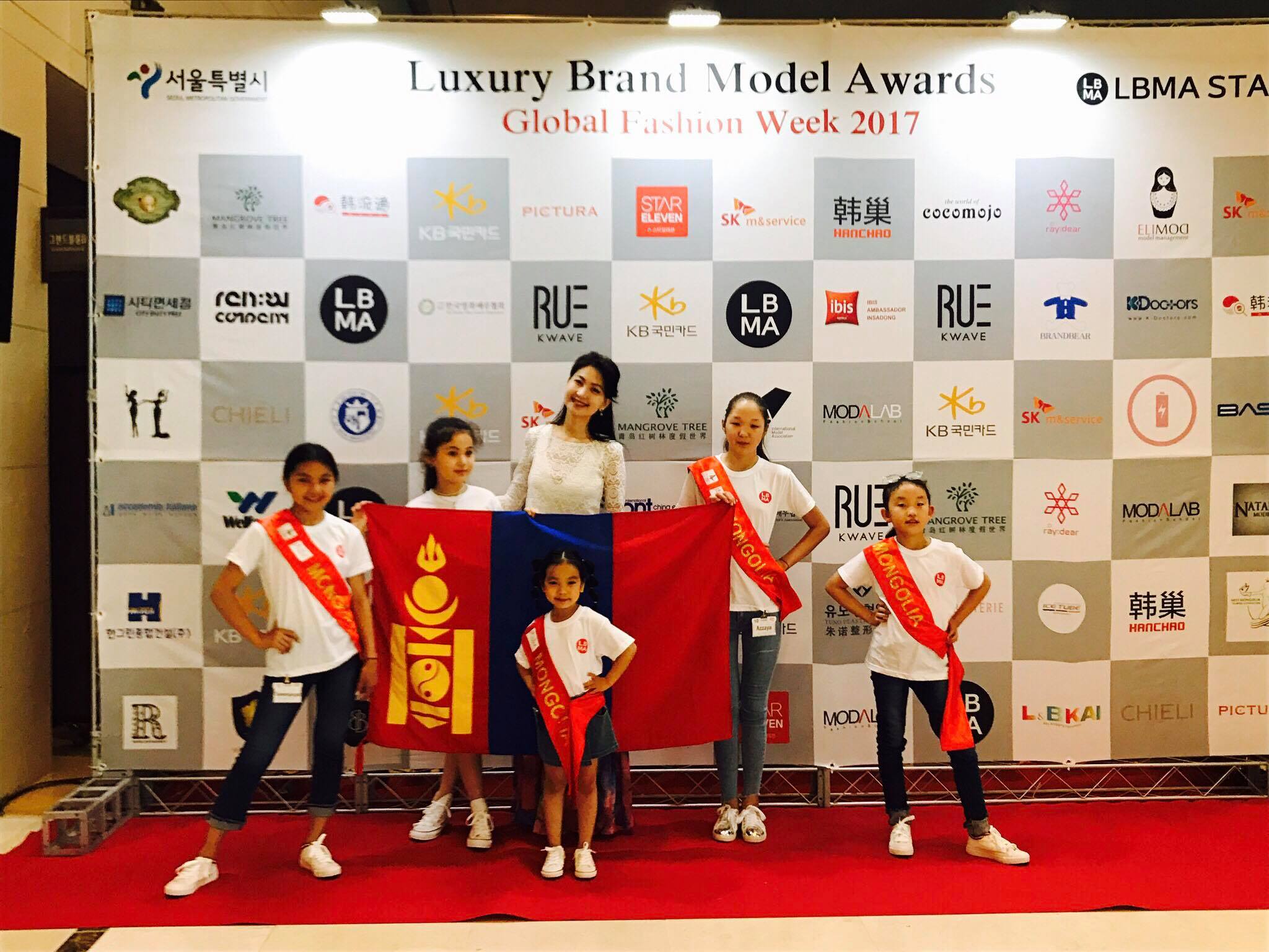 С.Содонгоо &quot;Luxury brand Asia model award&quot;-ын бяцхан топ модел боллоо