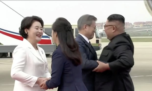 Хоёр Солонгосын удирдагчид уулзлаа