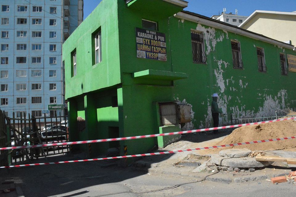 Зөрчилтэй барилгуудыг буулгаж эхэллээ