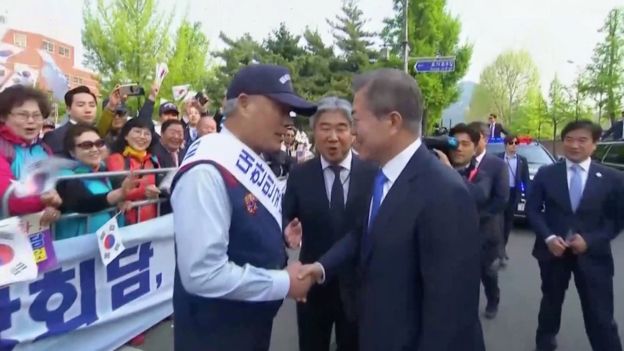 Хоёр Солонгосын удирдагчдын түүхэн уулзалт эхэлж байна