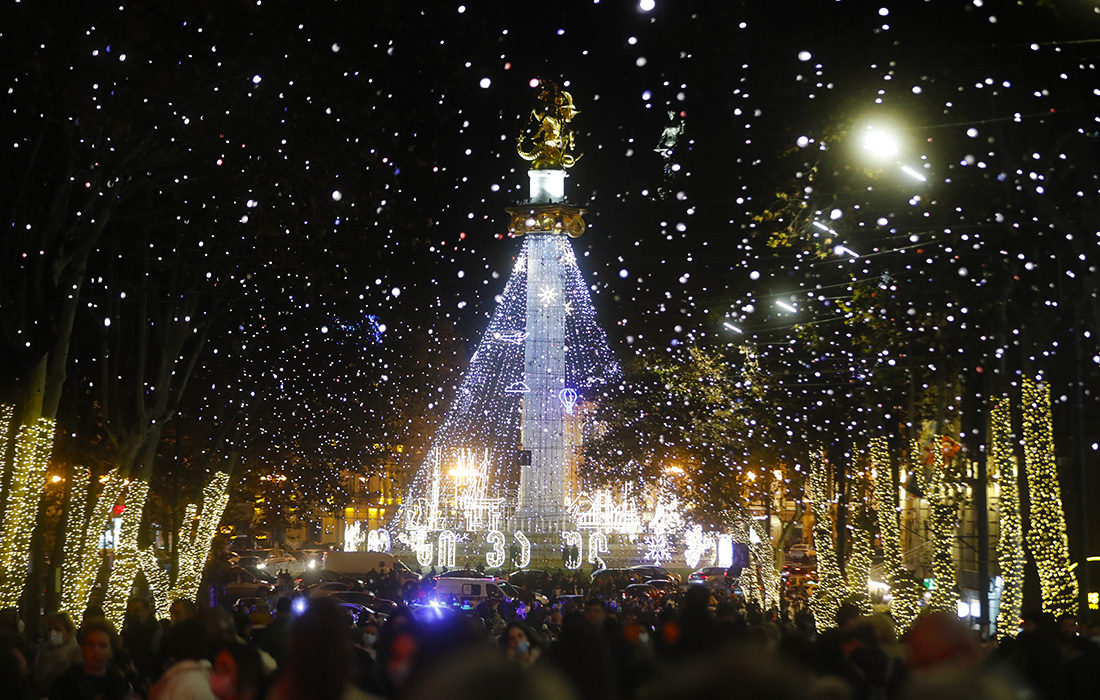 ФОТО: Зул сарын өмнөх хотууд 